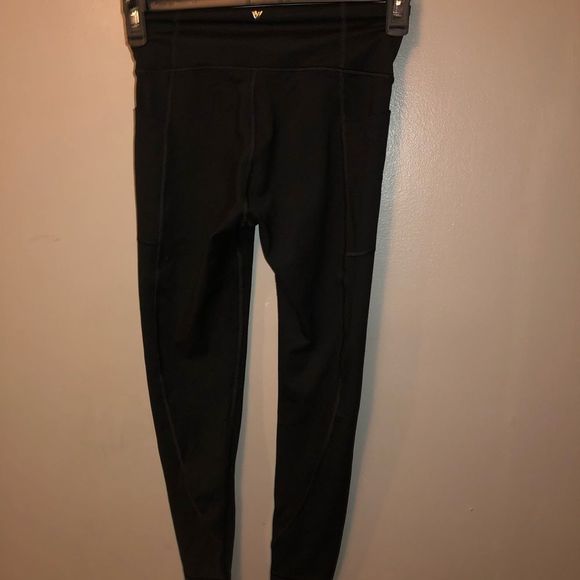 Victoria’s Secret leggings - basic black cropped/ankle - Picture 3 of 6